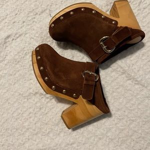 Women's Steve Madden Hilde Brown Studded Suede Mules / Clog Size 7.5 New in Box